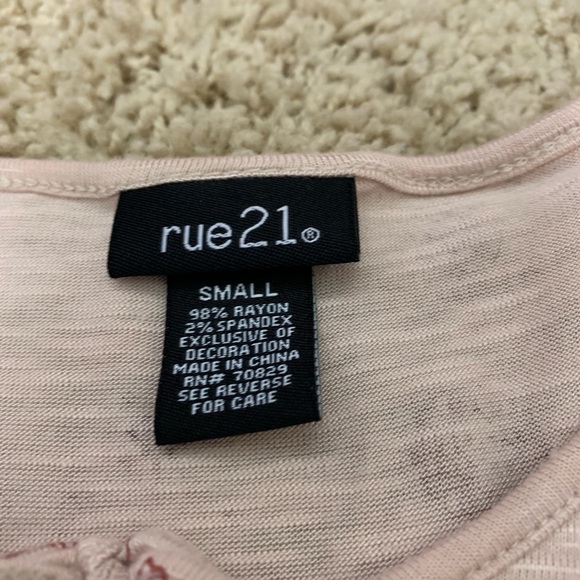 Rue 21 long sleeve ruffle top - Picture 4 of 4